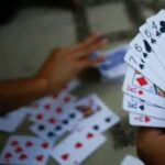 पिंपरी पोलिसांचा तीन पत्ती जुगार खेळणाऱ्यावर  छापा; हॉटेल मालकासह 6 जणांवर गुन्हा दाखल 80 हजारांचा माल जप्त