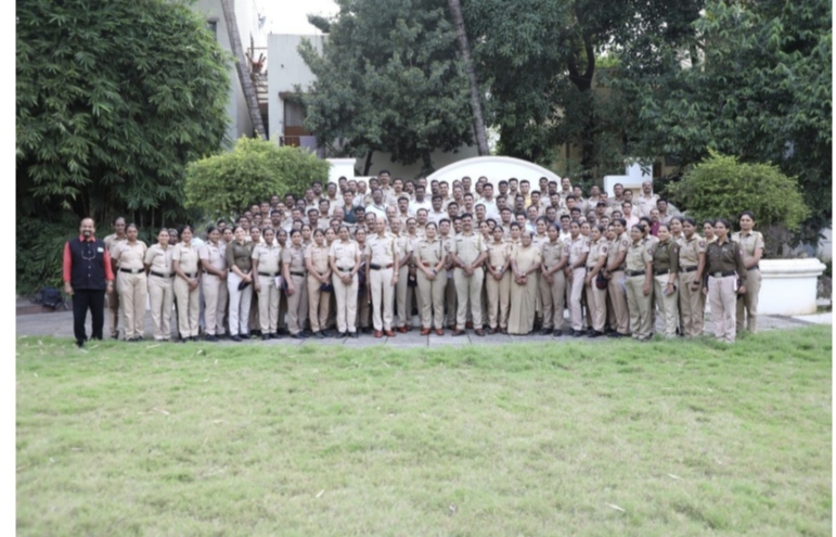 पोलीस अधिकारी व पोलीस अंमलदार यांचेमध्ये उत्साह निर्माण करून,मनोबल निर्माण करण्यासाठी कार्यशाळा आयोजीत केलेबाबत