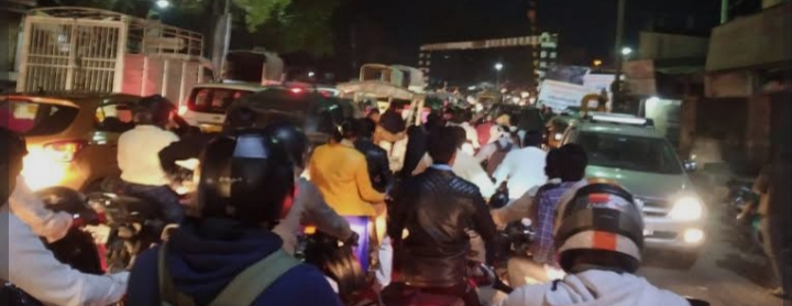 हडपसरमध्ये ट्रॅफिकची मोठी समस्या; नागरिक अडकले कोंडीत