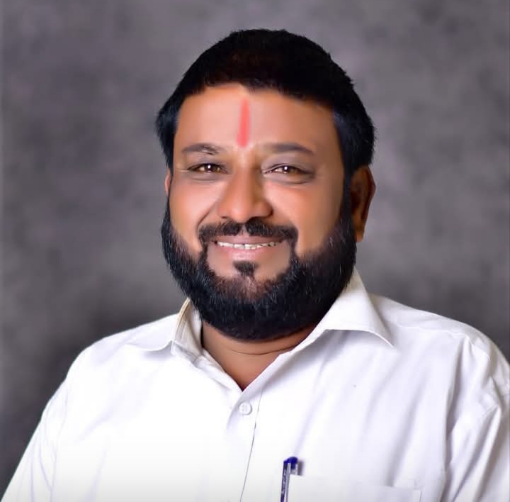 हमाल पंचायत निवडणुकीत एकनिष्ठ पॅनेलचा सर्व जागा जिंकत एकतर्फी विजय; अध्यक्षपदी गोरख मेंगडे